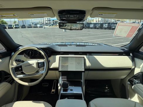 Used 2024 Land Rover Range Rover Autobiography AWD/4WD image 10