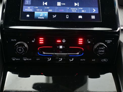 Used 2023 Jeep Grand Cherokee Altitude image 22