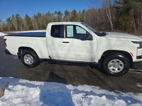 Certified 2025 Nissan Frontier S image 4