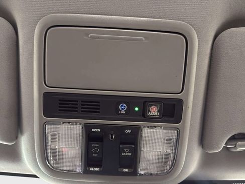 Used 2022 Honda Pilot Touring image 35