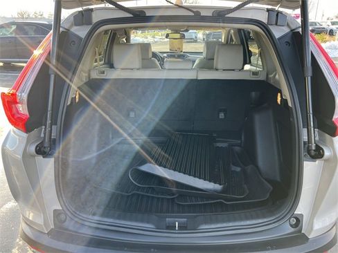 Used 2018 Honda CR-V Touring image 22