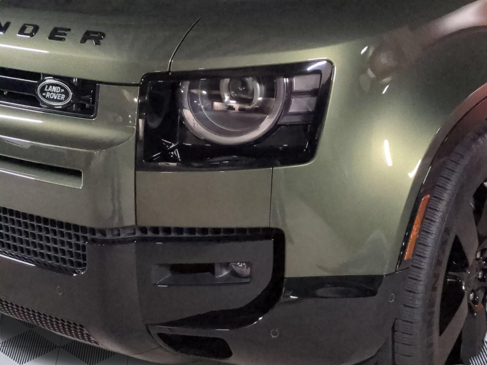 New 2026 Land Rover Defender 110 X-Dynamic SE AWD/4WD image 10