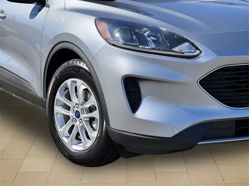 Used 2022 Ford Escape SE w/ Cold Weather Package image 42