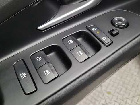 Used 2025 Hyundai Elantra SEL image 27