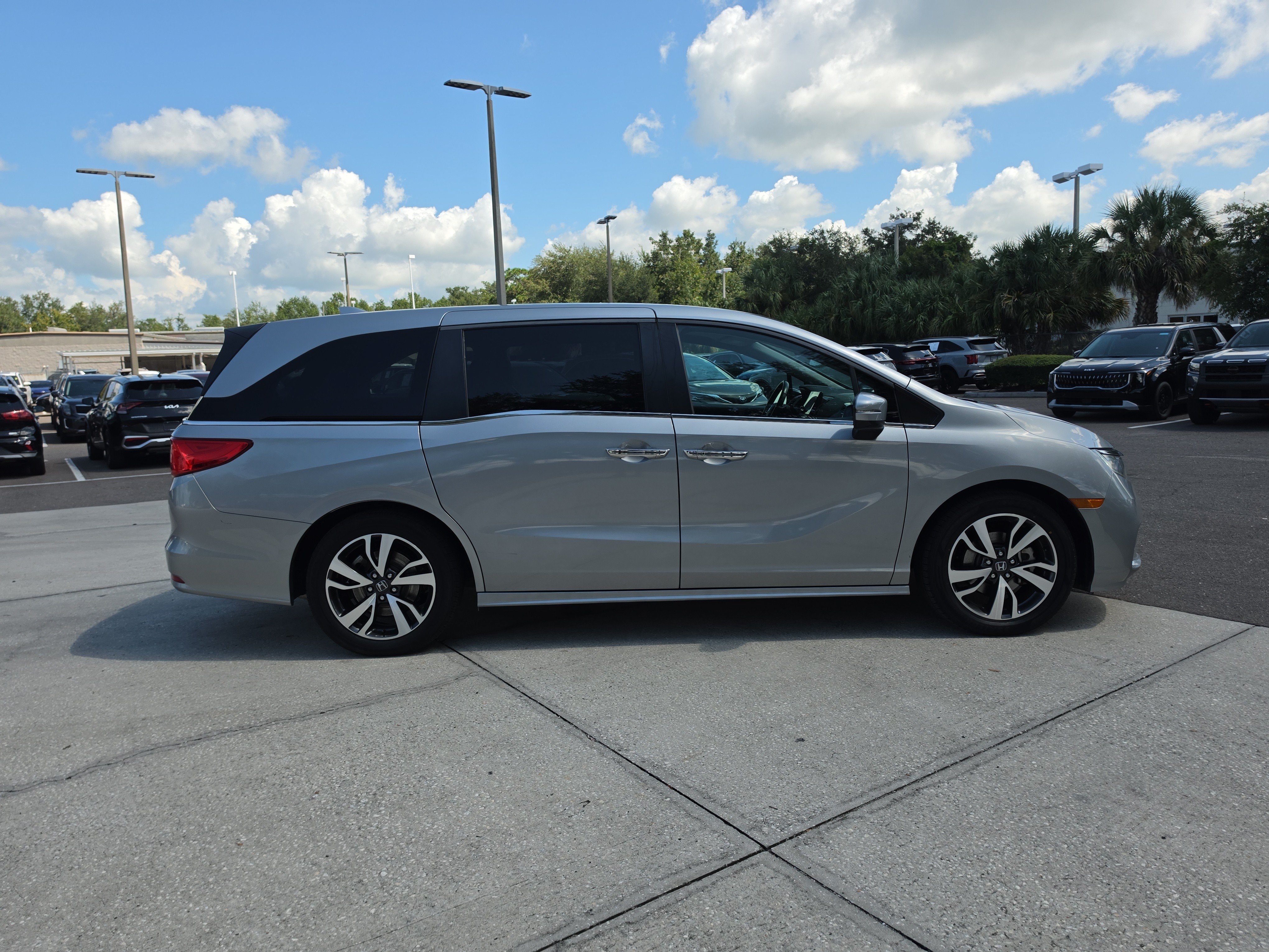 Used 2021 Honda Odyssey Touring image 9
