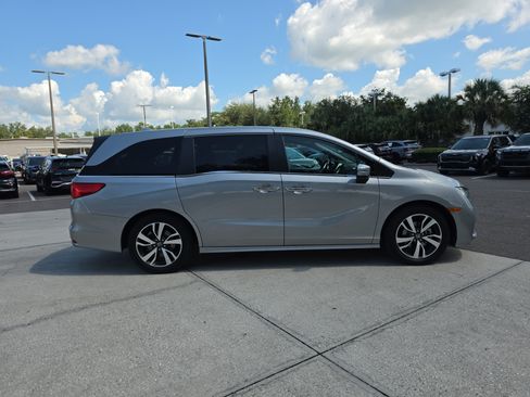 Used 2021 Honda Odyssey Touring image 9