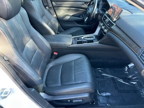 Used 2022 Honda Accord Touring image 13