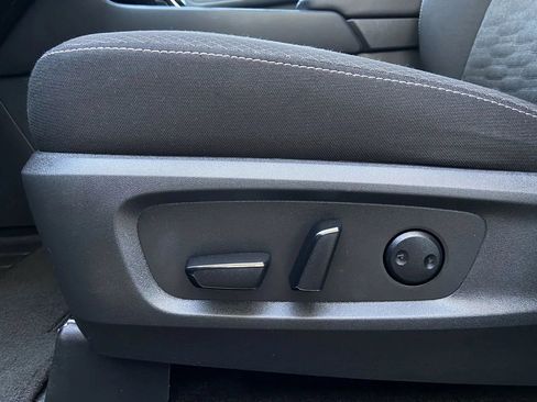 Used 2024 Nissan Pathfinder SV w/ SV Premium Package AWD/4WD image 13
