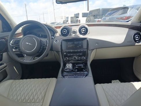 Used 2016 Jaguar XJ L Portfolio AWD/4WD image 11