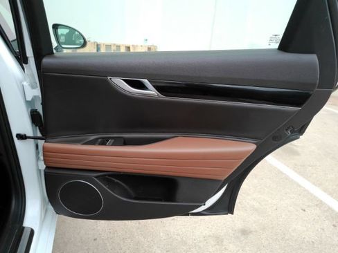 Used 2021 Genesis G80 2.5T image 23