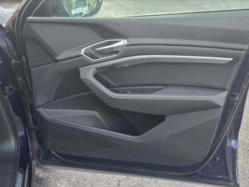 Used 2022 Audi e-tron Premium image 23