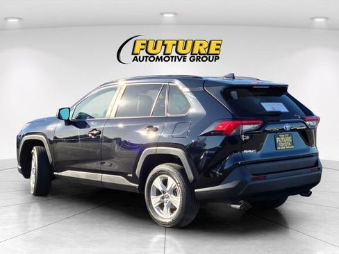 Certified 2021 Toyota RAV4 LE AWD/4WD image 7