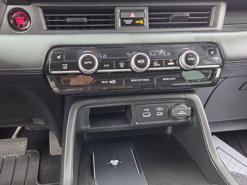 Used 2025 Honda Pilot EX-L image 24