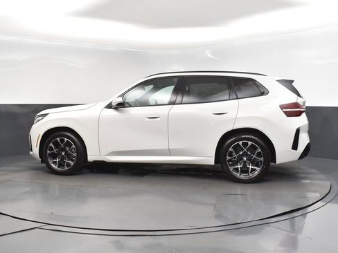 Used 2025 BMW X3 xDrive30i image 4