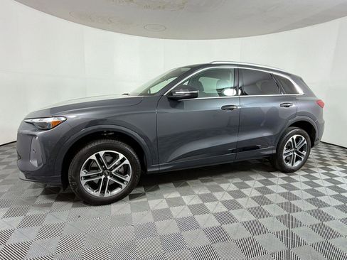 Certified 2025 Audi Q5 Premium w/ Convenience Package AWD/4WD image 19
