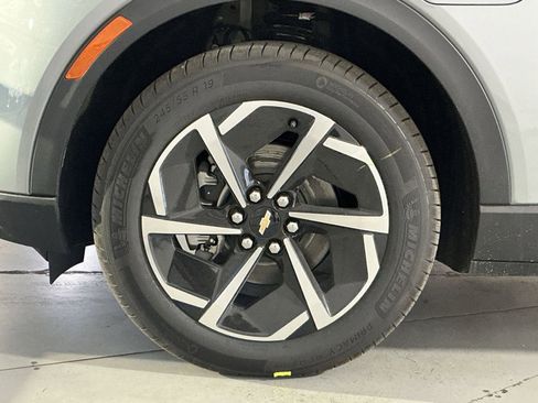 New 2026 Chevrolet Equinox EV LT image 20