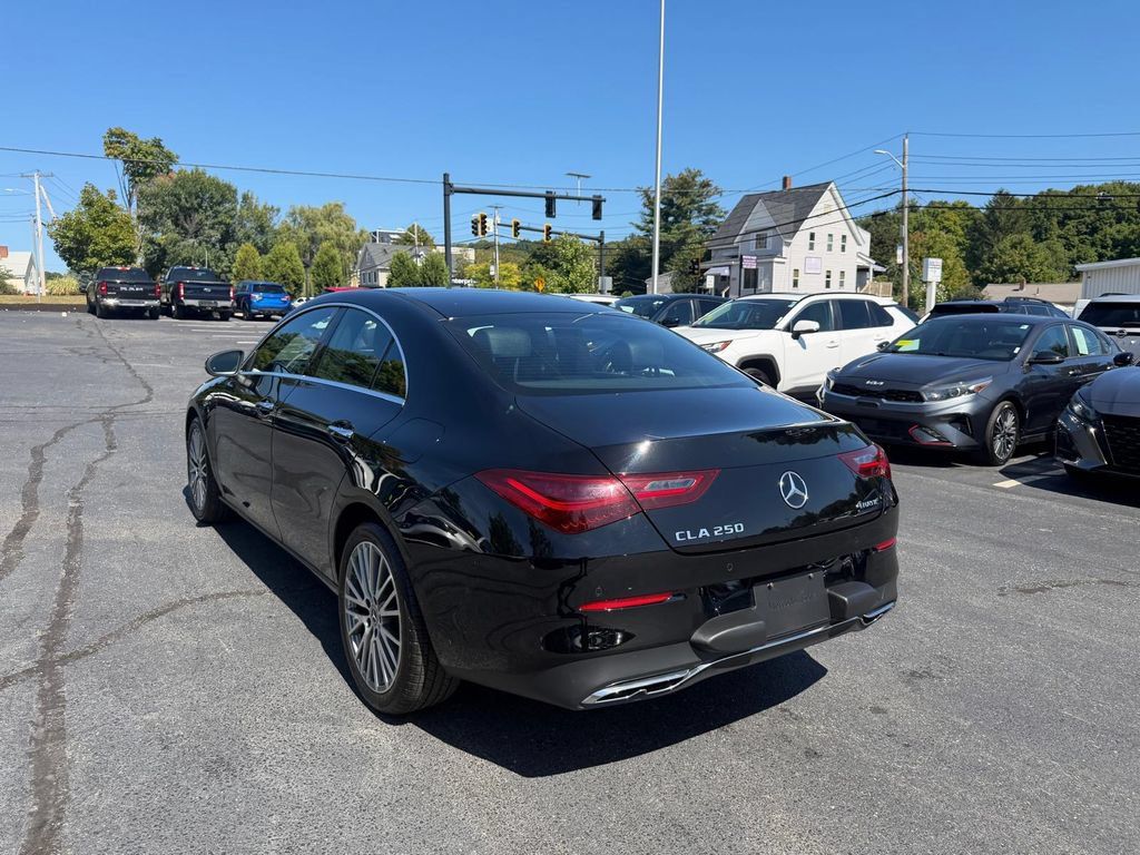 Used 2025 Mercedes-Benz CLA 250 4MATIC image 3