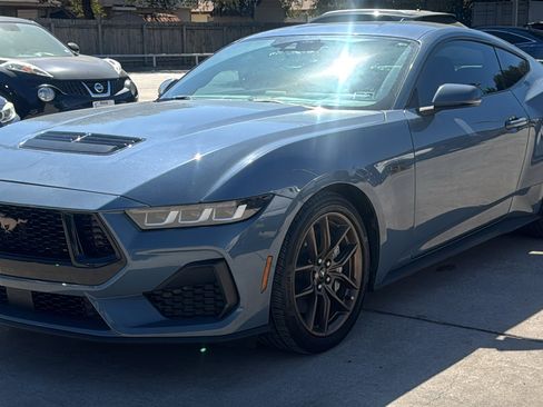 Used 2024 Ford Mustang GT Premium image 3