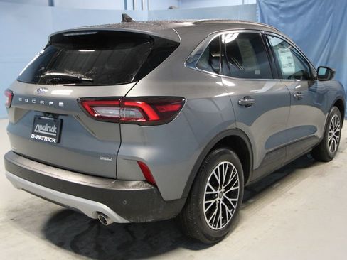 Used 2025 Ford Escape SE FWD image 33