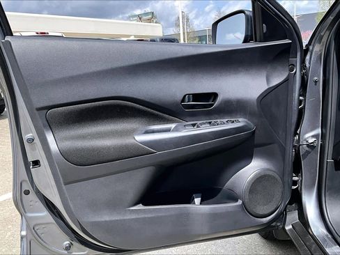 Used 2025 Nissan Kicks Play S image 38