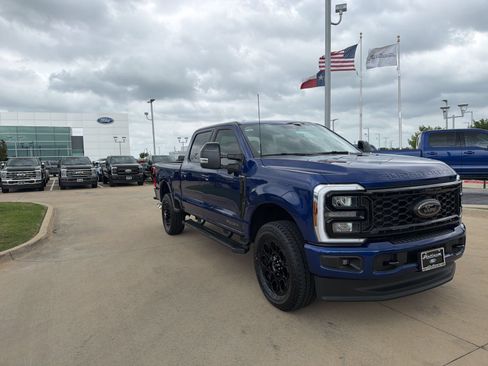 New 2026 Ford F250 Lariat w/ Black Appearance Package AWD/4WD image 8