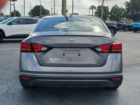 Used 2025 Nissan Altima 2.5 SV image 5