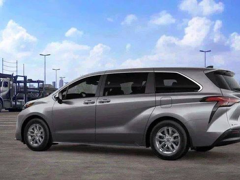 New 2026 Toyota Sienna LE AWD/4WD image 49