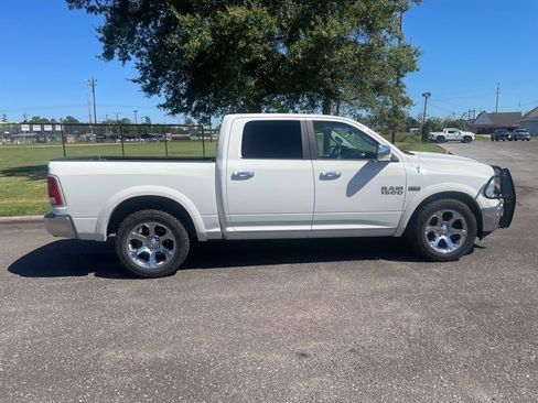 Used 2017 RAM 1500 Laramie w/ Convenience Group image 9