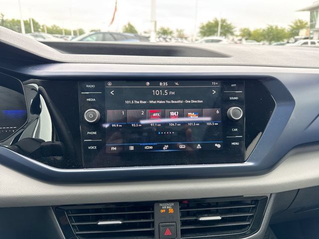 Used 2023 Volkswagen Taos SE w/ Panoramic Sunroof Package FWD image 13
