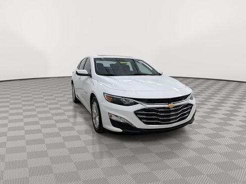Used 2024 Chevrolet Malibu LT FWD image 3