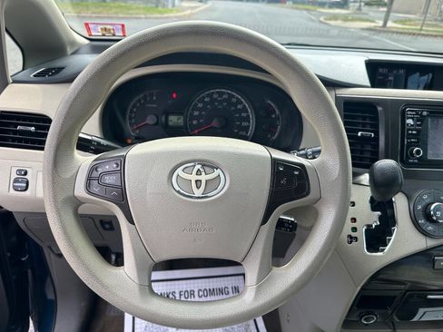 Used 2012 Toyota Sienna LE image 20