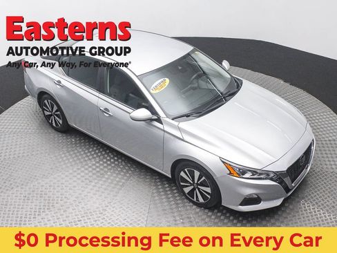 Used 2022 Nissan Altima 2.5 SV FWD image 3