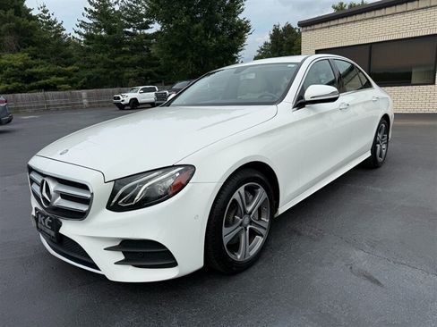 Used 2017 Mercedes-Benz E 300 4MATIC image 2