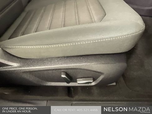 Used 2019 Ford Fusion SE image 28