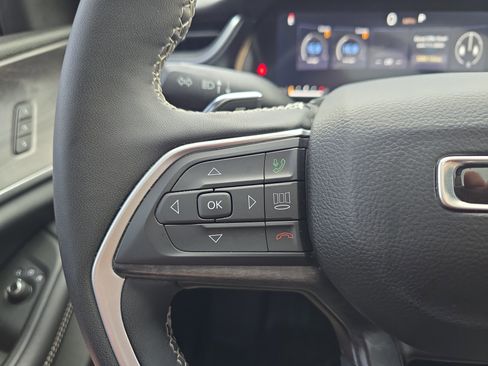 Used 2024 Jeep Grand Cherokee Limited w/ Luxury Tech Group II image 21