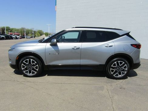 Used 2024 Chevrolet Blazer RS w/ Enhanced Convenience Package AWD/4WD image 2