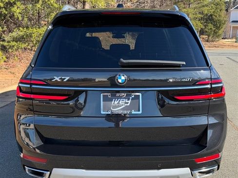 Used 2023 BMW X7 xDrive40i w/ Premium Package image 9