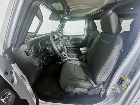 Used 2024 Jeep Wrangler Unlimited Rubicon 4xe AWD/4WD image 13