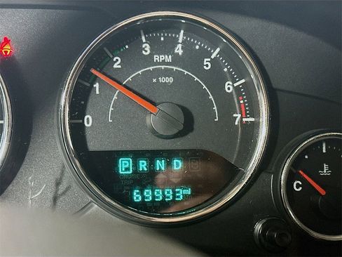 Used 2016 Jeep Wrangler Sport image 15