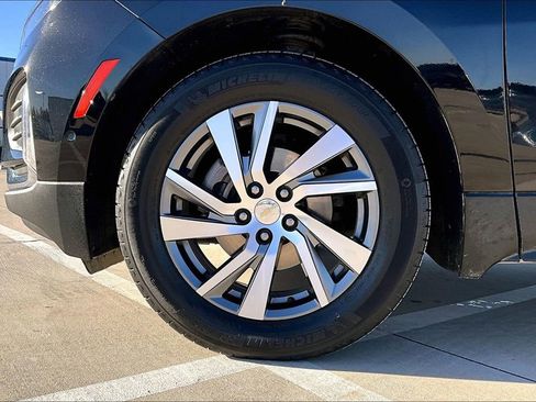 Used 2023 Chevrolet Equinox Premier image 11