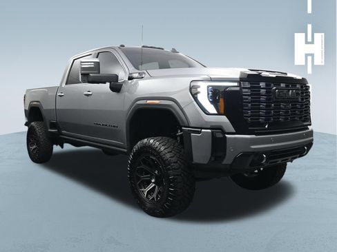 Used 2025 GMC Sierra 2500 Denali Ultimate w/ Max Trailering Package AWD/4WD image 1