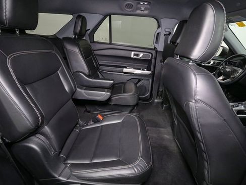 Used 2022 Ford Explorer XLT w/ Equipment Group 202A image 19