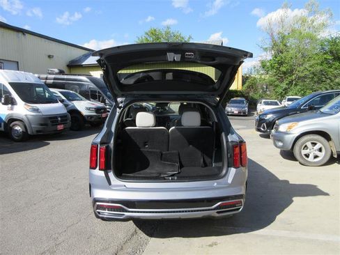 Used 2023 Kia Sorento SX AWD/4WD image 5