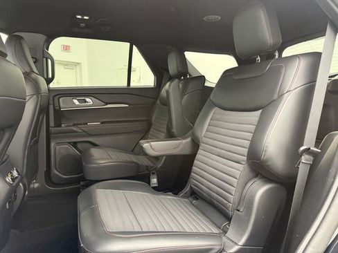 Used 2025 Ford Explorer ST-Line image 25