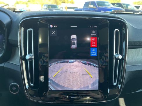 Used 2023 Volvo XC40 B5 Plus AWD/4WD image 14