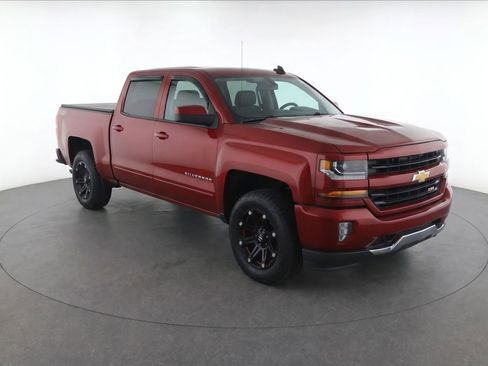 Used 2018 Chevrolet Silverado 1500 LT AWD/4WD image 2