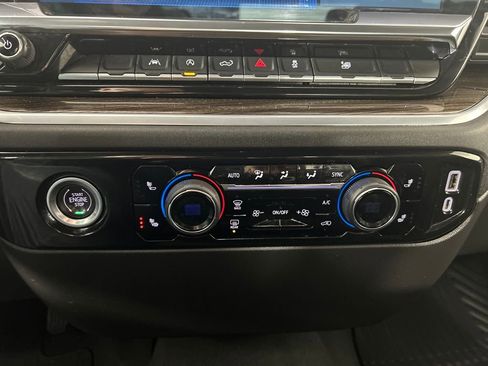 Used 2022 Chevrolet Silverado 1500 LT image 16