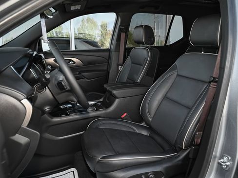 Used 2023 Chevrolet Traverse Premier w/ Redline Edition FWD image 19