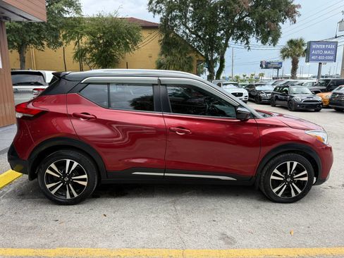 Used 2018 Nissan Kicks SR w/ Exterior Electronics Package FWD image 4