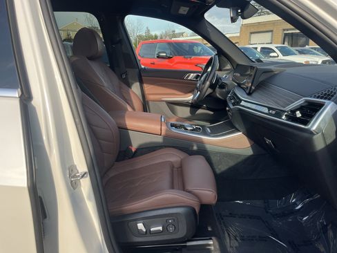 Used 2024 BMW X5 xDrive40i w/ Premium Package image 18